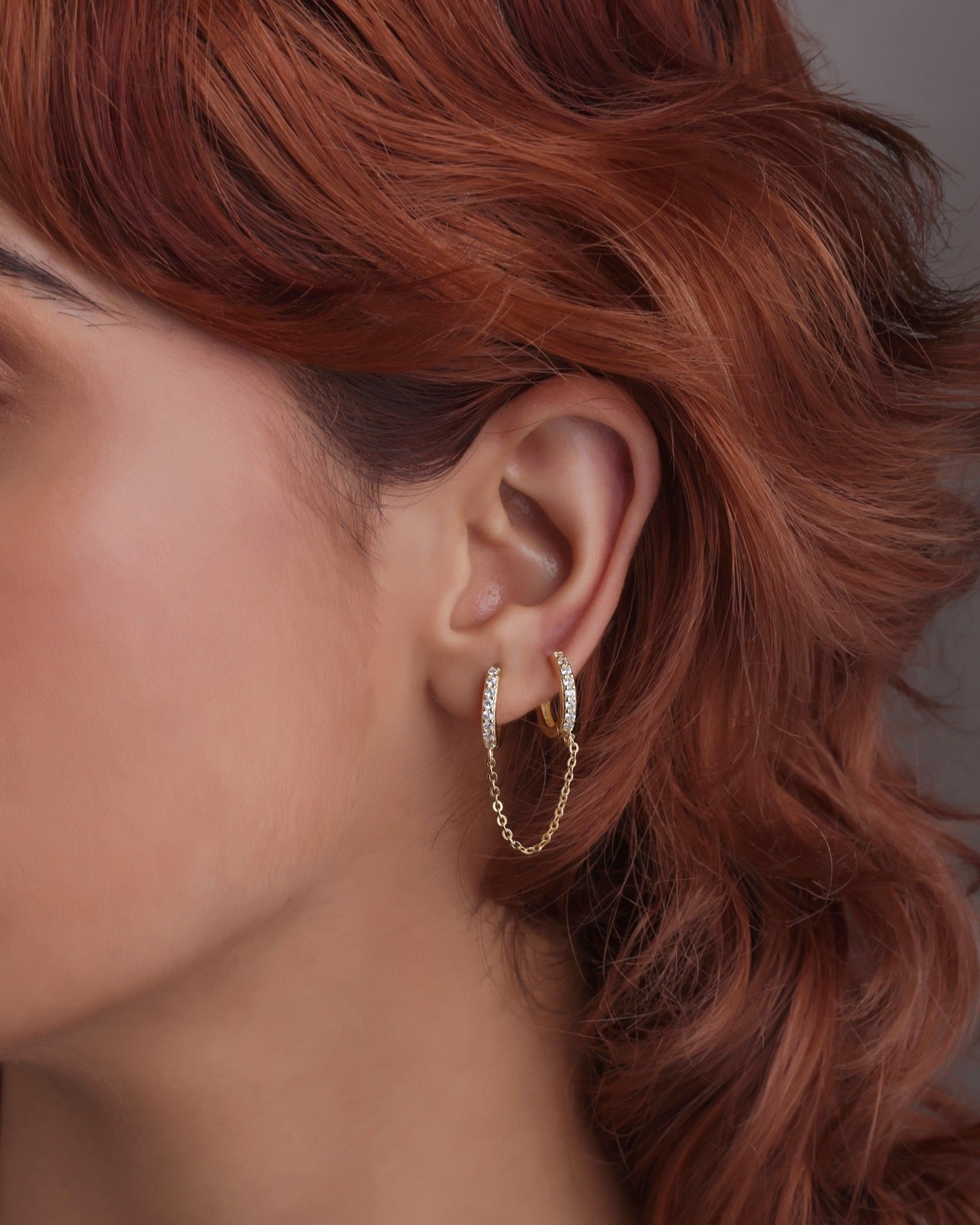 Connecting chain zircon hoops