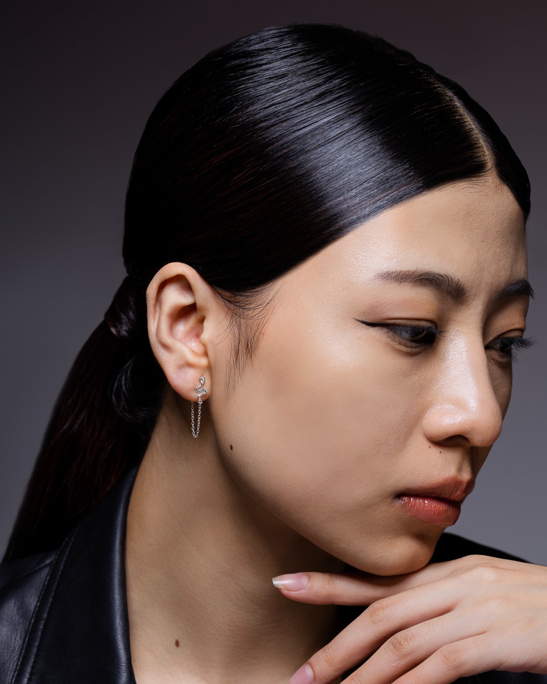 Snake dangler chain earring - Pair