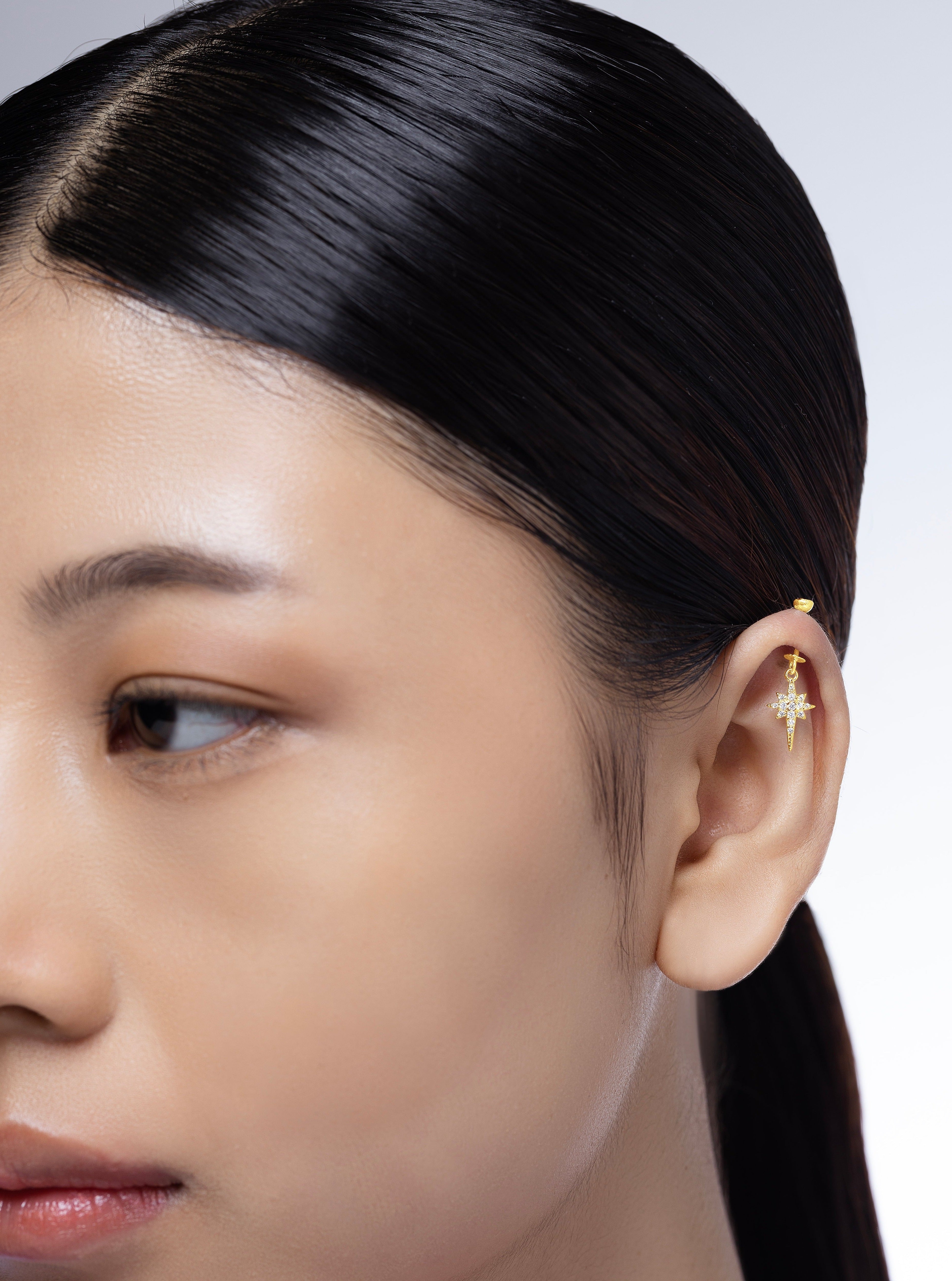 Elongated star - Helix hanging earring - 14k gold plated