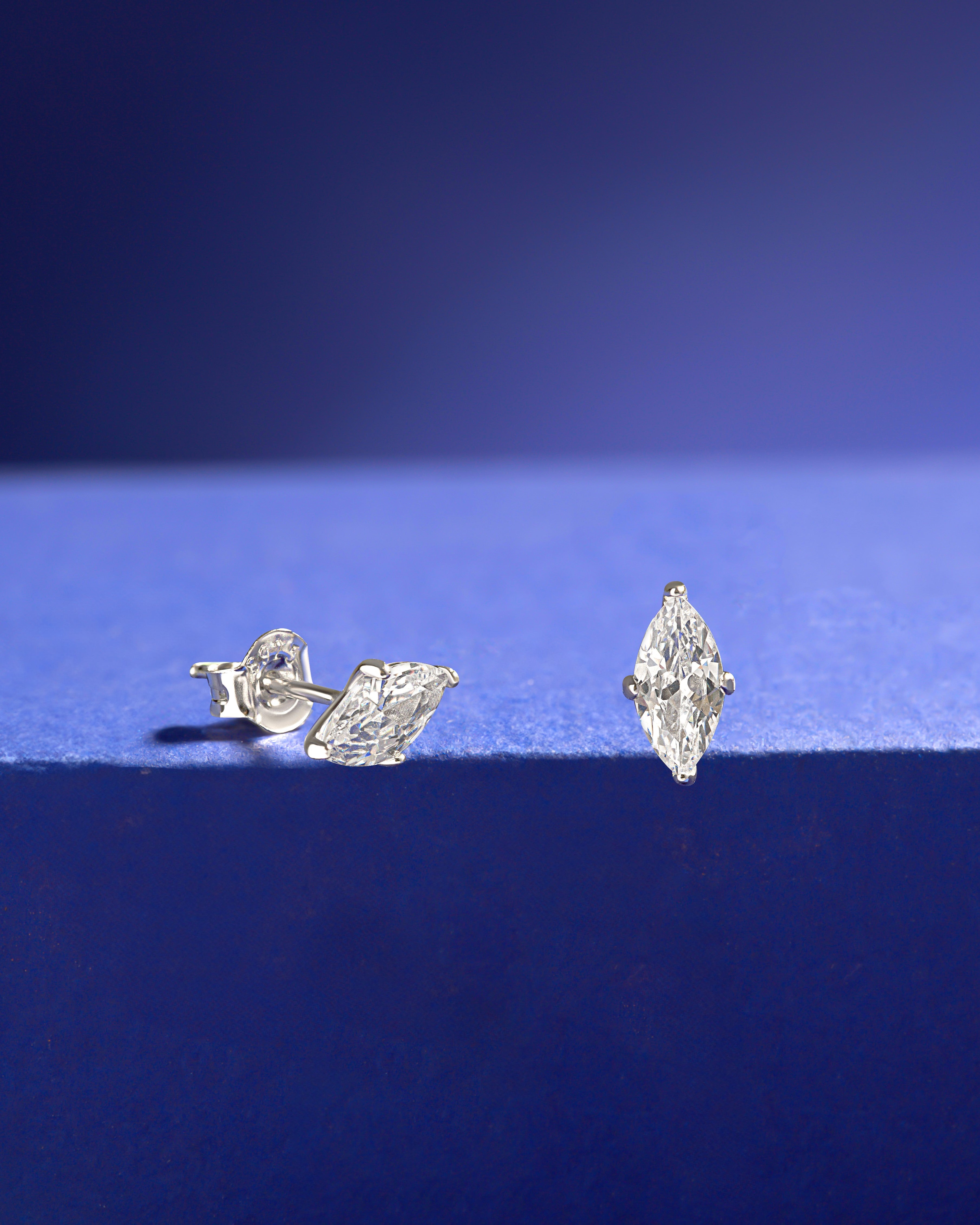 Single marquise stud earring