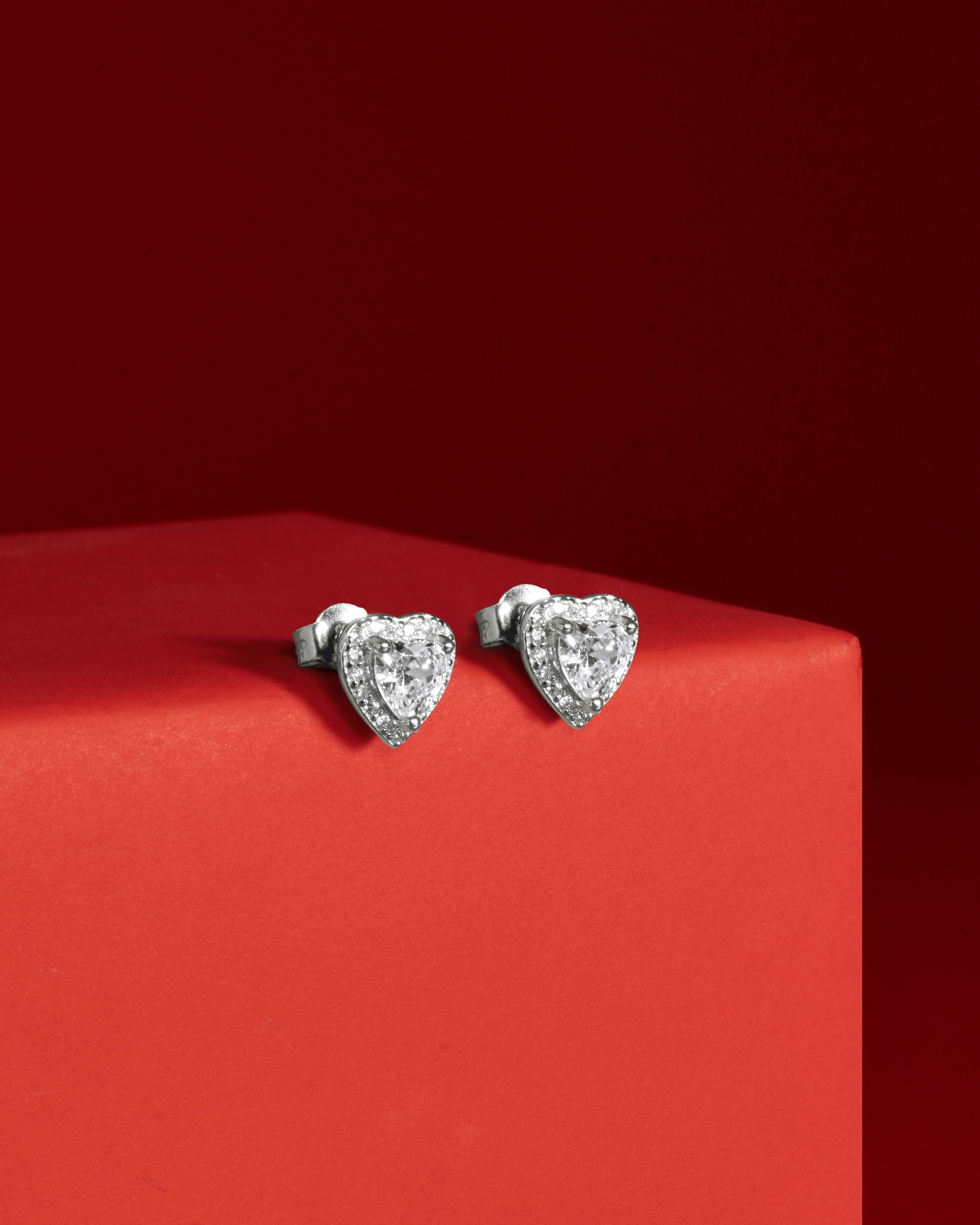 Eternal Love - A solitaire Heart Stud