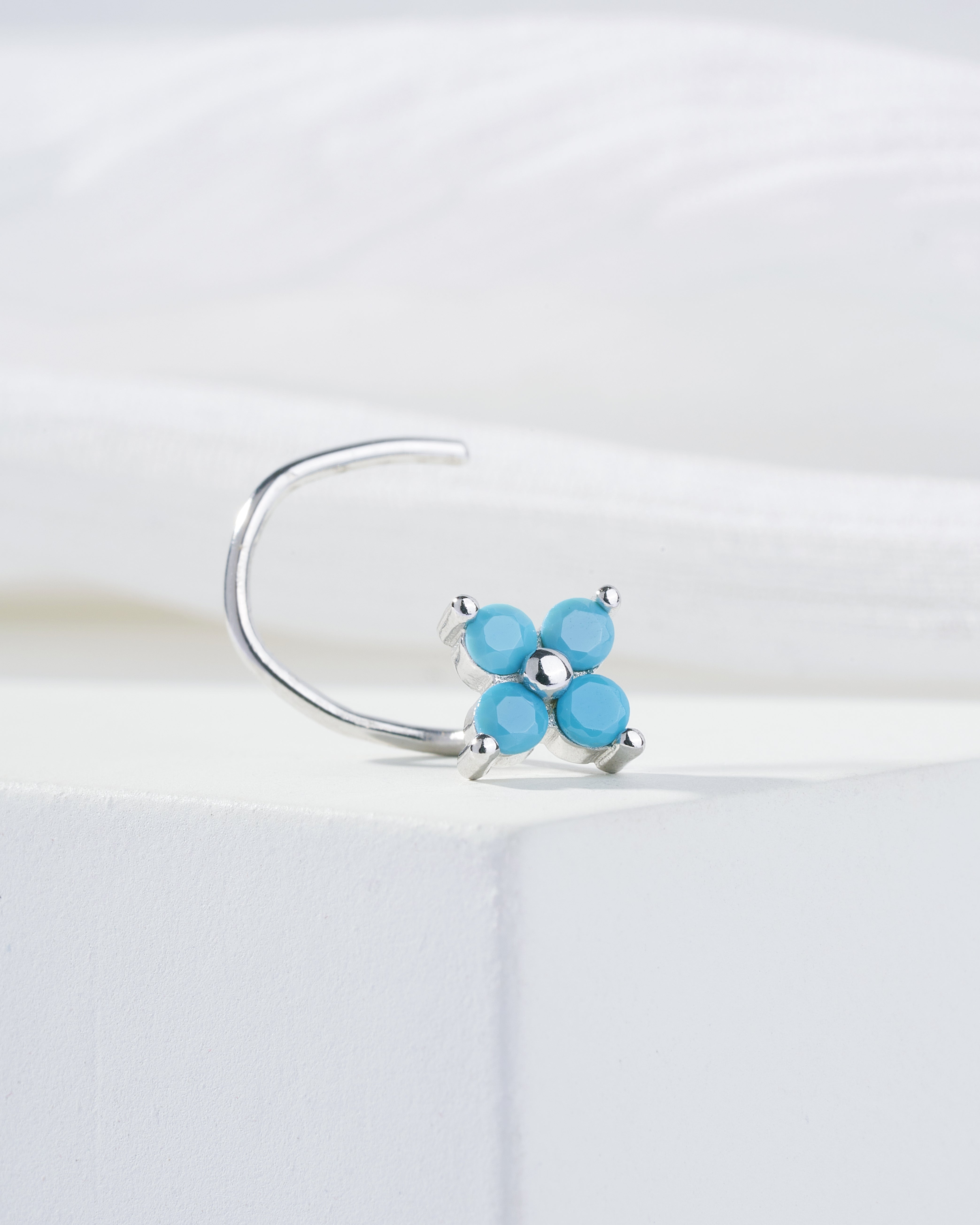 Aqua lotus - Nose pin