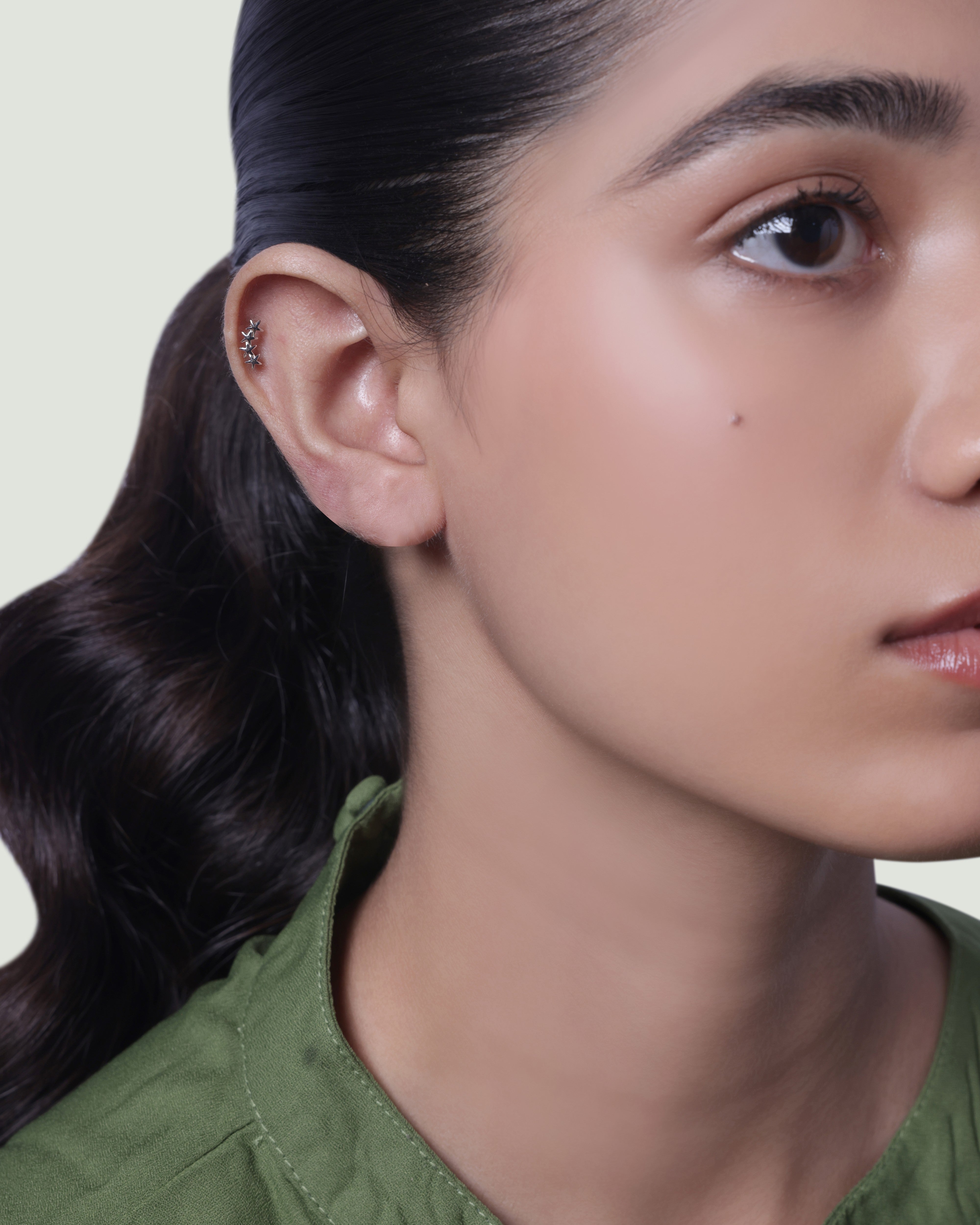 Dainty Four Star Cluster Climber/stud