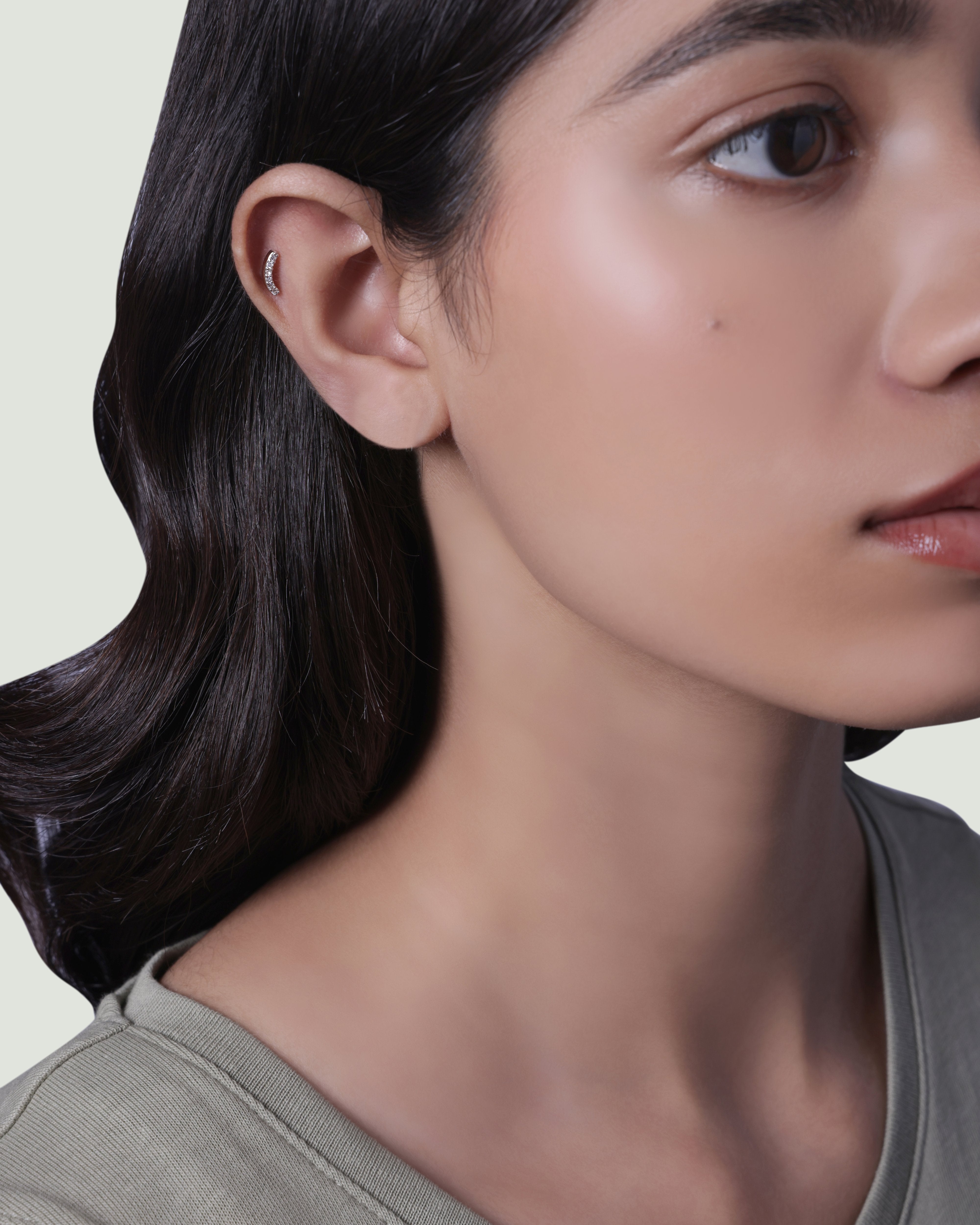 Zirconia Studded Curve Bar Studs Earring