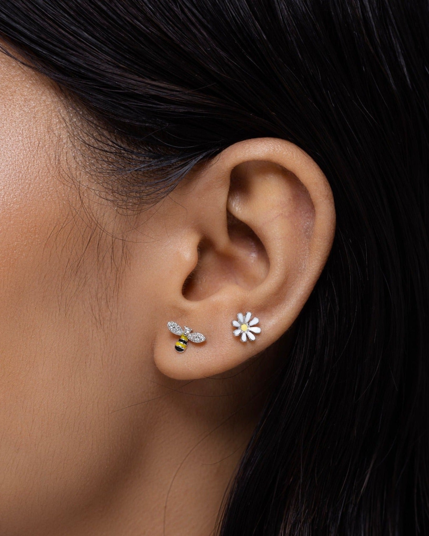 Mismatched bee and flower stud earring - Pair